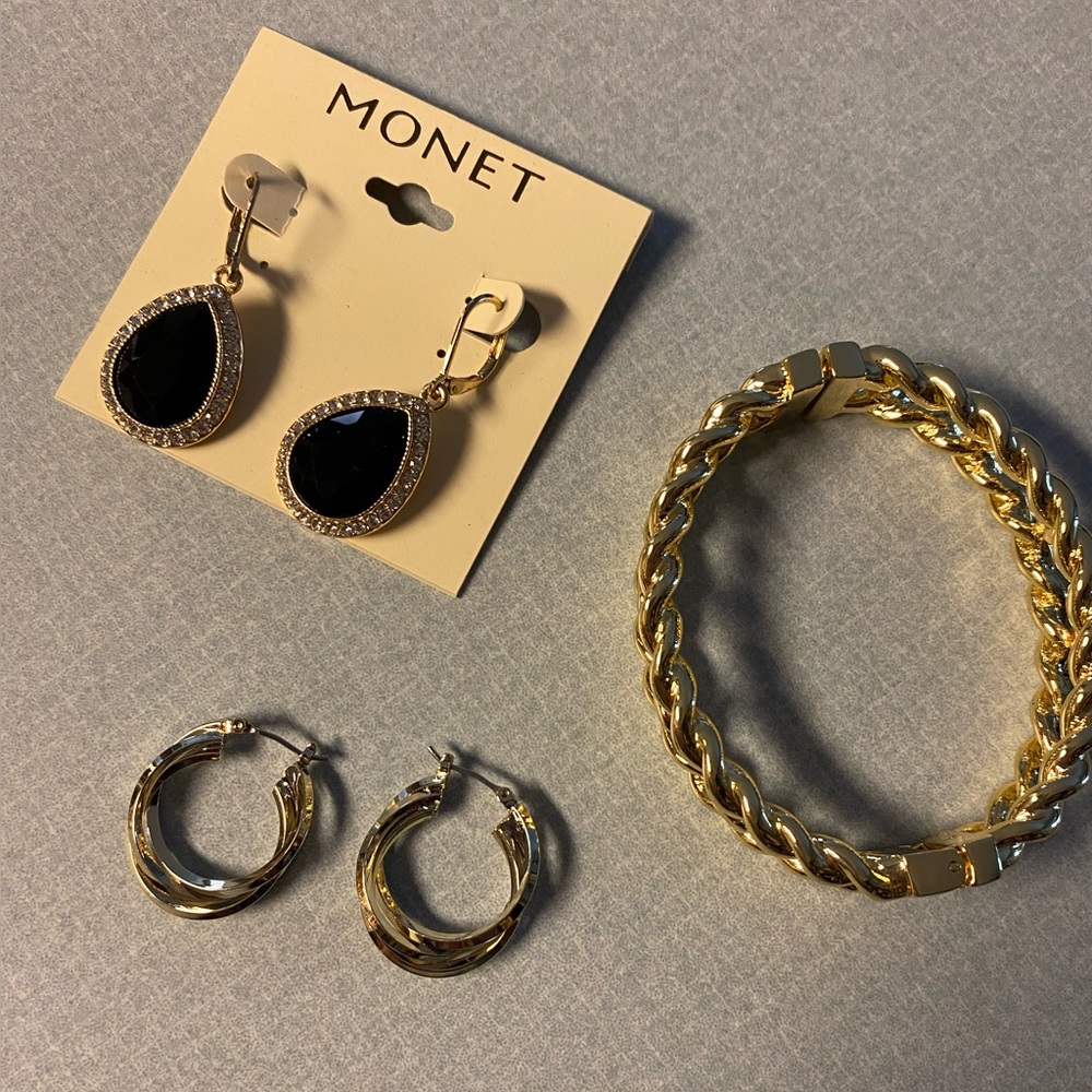 Three Beautiful Pieces of Goldtone Jewelry